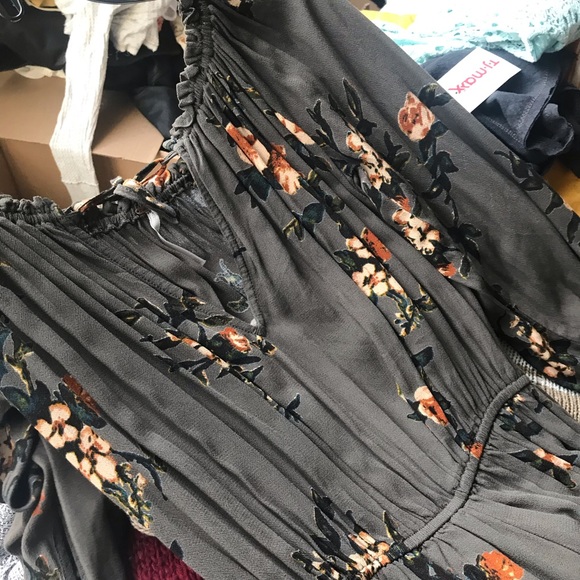 Free People so divine rare romper - Picture 4 of 4